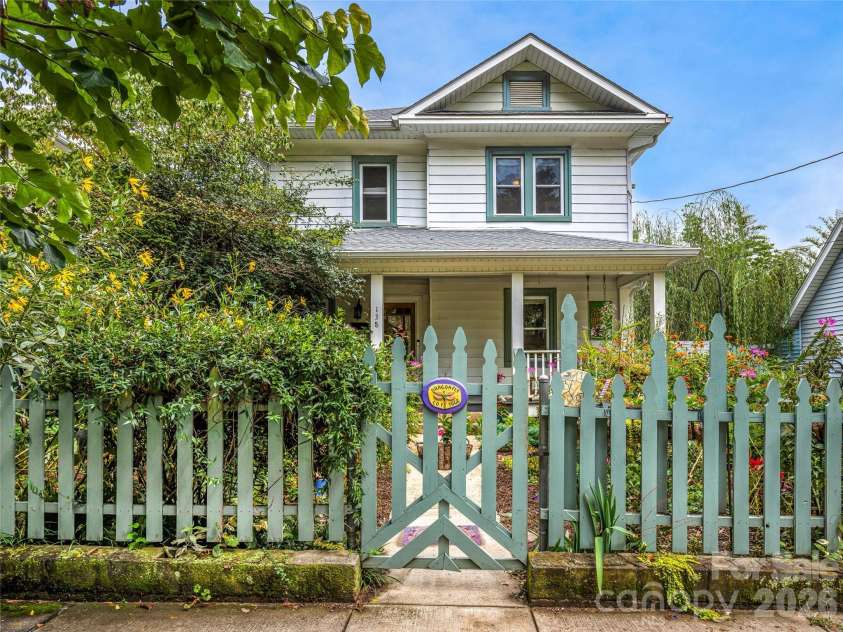 138 French Broad Avenue, Asheville, NC 28801.  MLS# CAR4301394, YatesRealty ID 3823. 