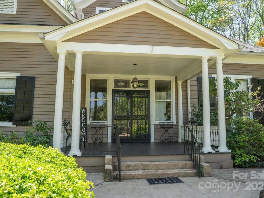 447 Washington Street, Rutherfordton, NC 28139.  MLS# CAR4323282, YatesRealty ID 3823. 