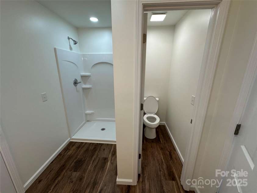 6096 Hwy 151 Highway, Jefferson, SC 29718.  MLS# CAR4241807, YatesRealty ID 3823. Jack and Jill bathroom