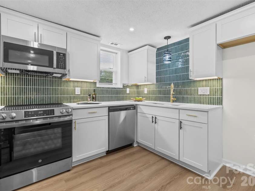 655 Lakeview Road, Salisbury, NC 28147.  MLS# CAR4401769, YatesRealty ID 38230. 