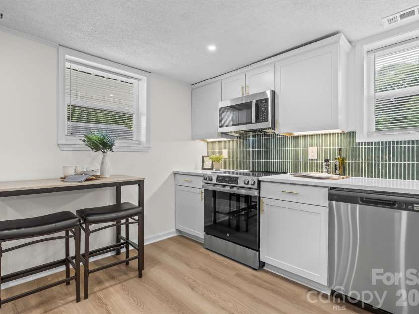 655 Lakeview Road, Salisbury, NC 28147.  MLS# CAR4401769, YatesRealty ID 38230. 