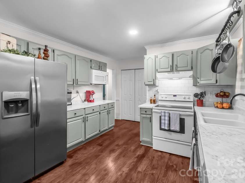 3623 Wonderland Drive, Matthews, NC 28104.  MLS# CAR4399769, YatesRealty ID 38231. 