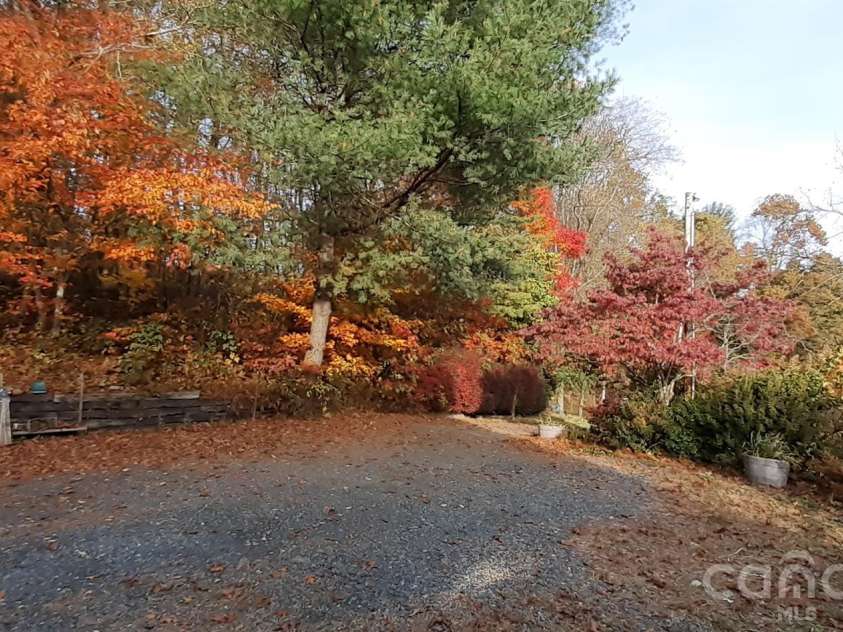 530 West Side Road, Burnsville, NC 28714.  MLS# CAR4403042, YatesRealty ID 38233. Fall