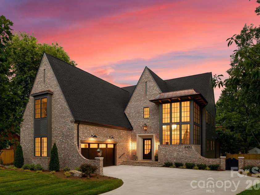 5555 Lansing Drive, Charlotte, NC 28270.  MLS# CAR4395267, YatesRealty ID 38234. 