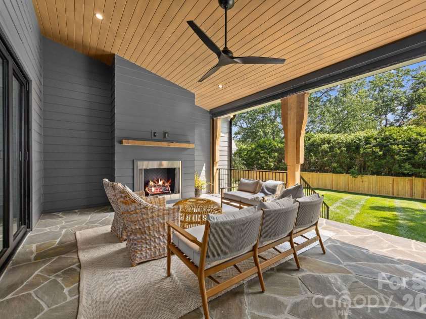 5555 Lansing Drive, Charlotte, NC 28270.  MLS# CAR4395267, YatesRealty ID 38234. 