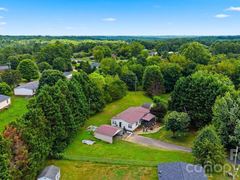 3627 Beachtree Drive, Hudson, NC 28638.  MLS# CAR4403922, YatesRealty ID 38235. 