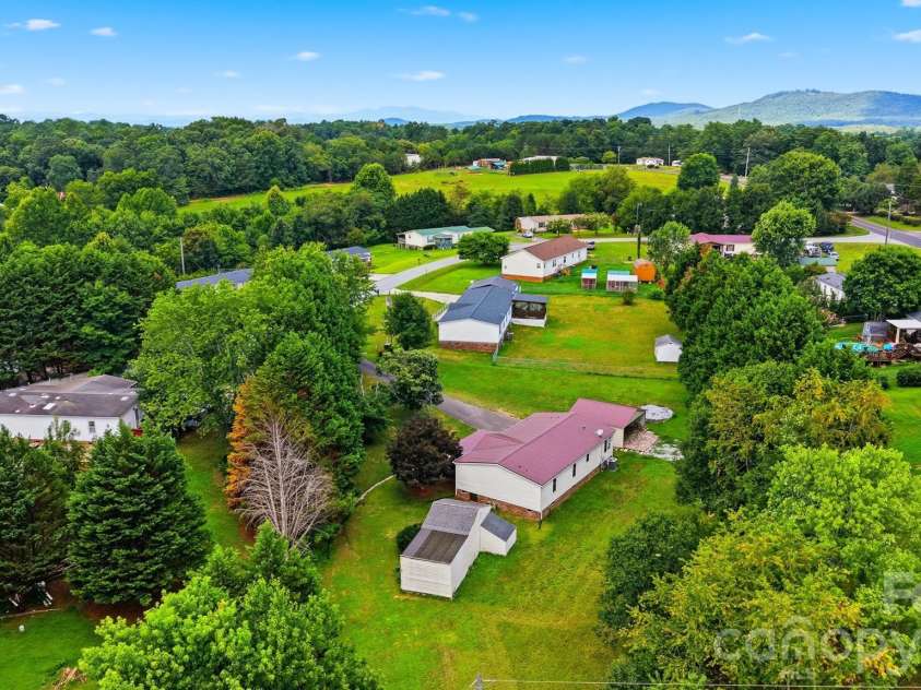 3627 Beachtree Drive, Hudson, NC 28638.  MLS# CAR4403922, YatesRealty ID 38235. 