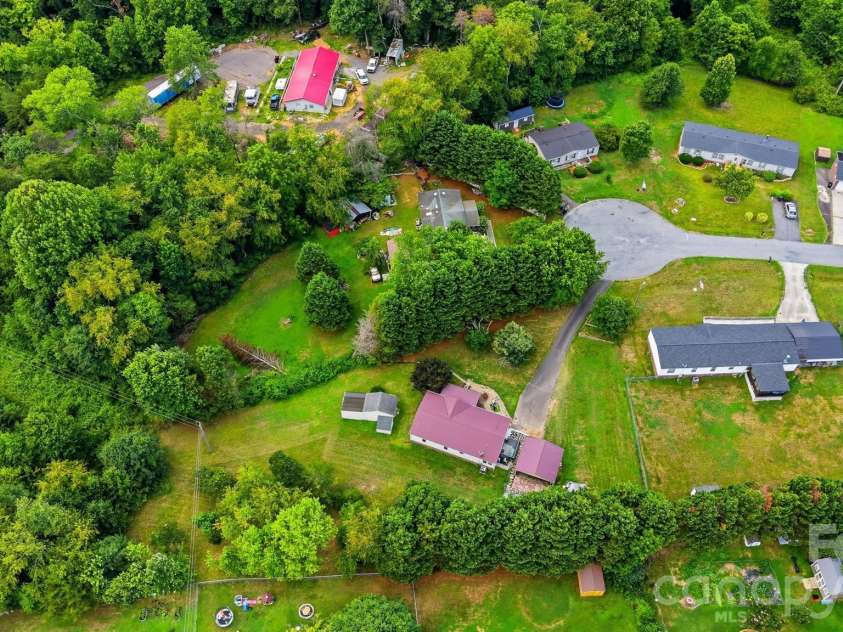 3627 Beachtree Drive, Hudson, NC 28638.  MLS# CAR4403922, YatesRealty ID 38235. 