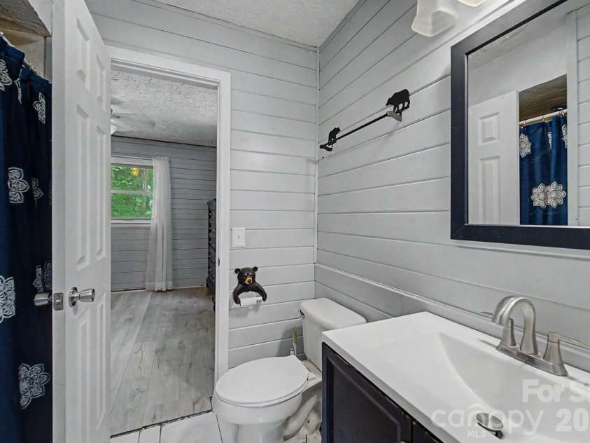 26 Cowee Woods Court, Franklin, NC 28734.  MLS# CAR4402886, YatesRealty ID 38236. 