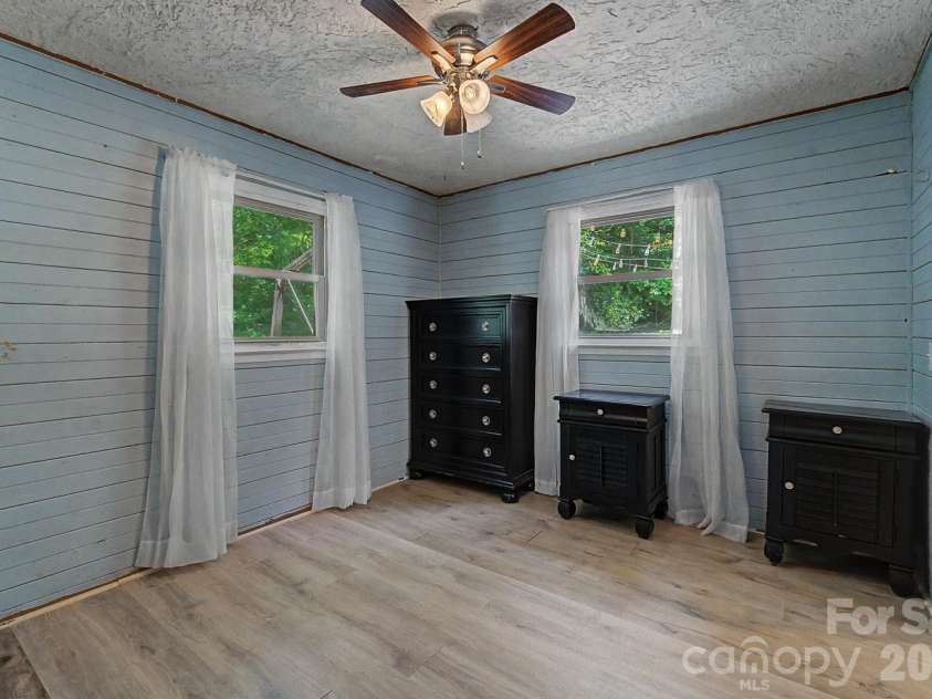 26 Cowee Woods Court, Franklin, NC 28734.  MLS# CAR4402886, YatesRealty ID 38236. 