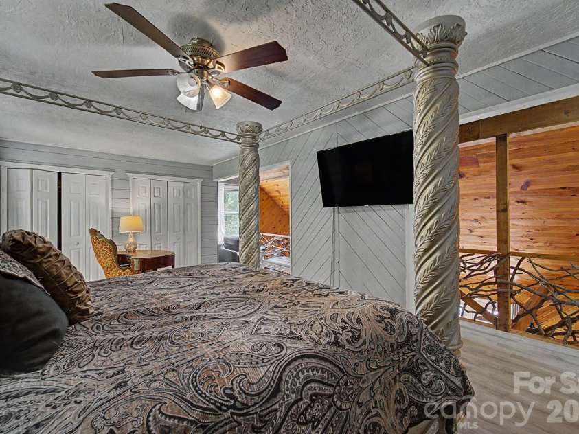 26 Cowee Woods Court, Franklin, NC 28734.  MLS# CAR4402886, YatesRealty ID 38236. 