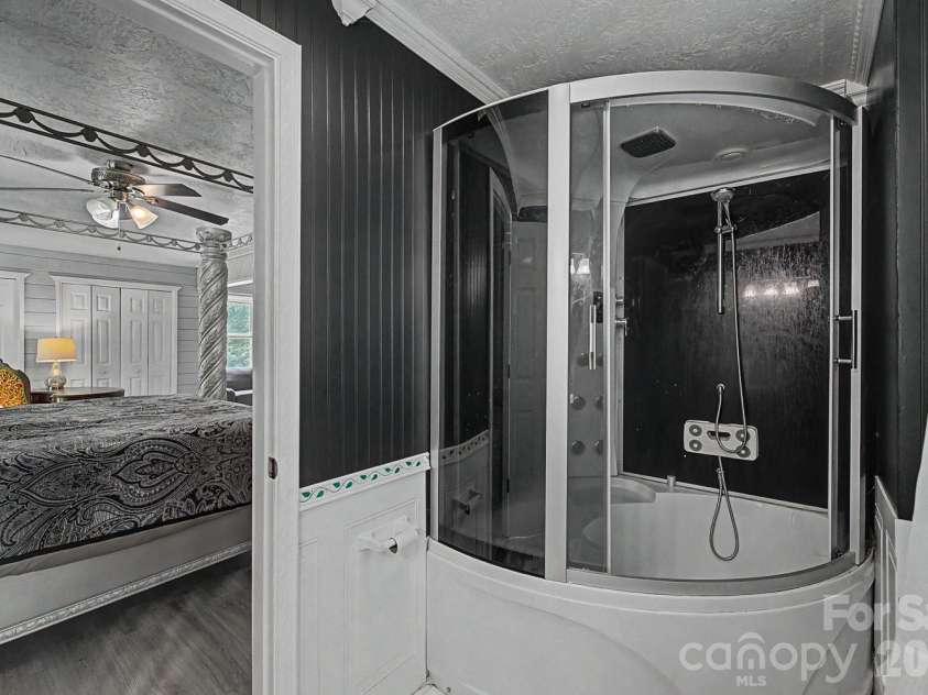 26 Cowee Woods Court, Franklin, NC 28734.  MLS# CAR4402886, YatesRealty ID 38236. 