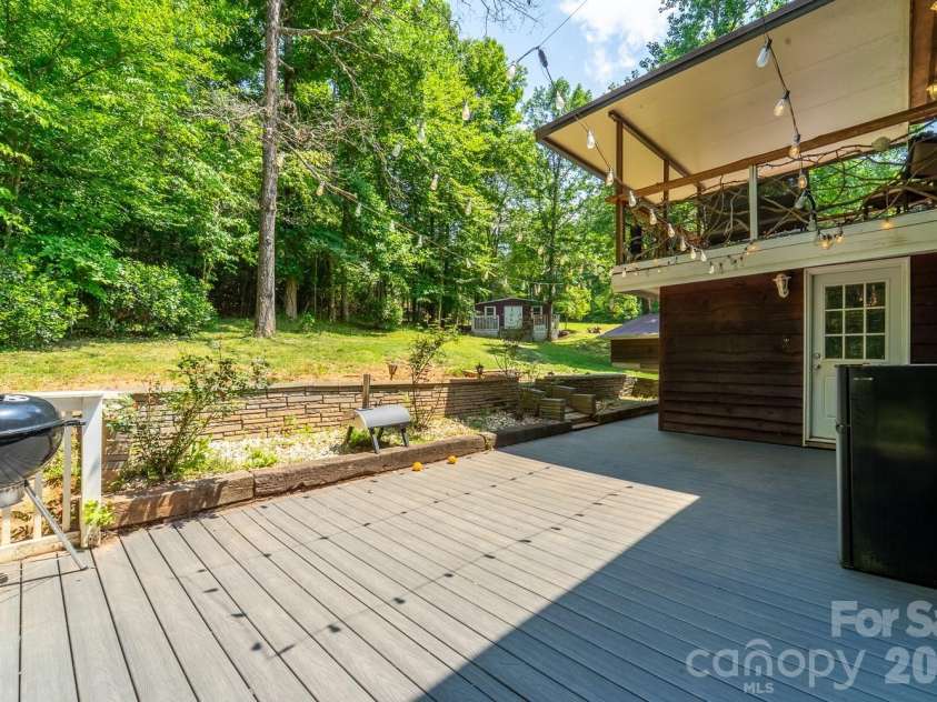 26 Cowee Woods Court, Franklin, NC 28734.  MLS# CAR4402886, YatesRealty ID 38236. 