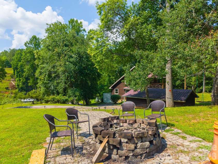 26 Cowee Woods Court, Franklin, NC 28734.  MLS# CAR4402886, YatesRealty ID 38236. 