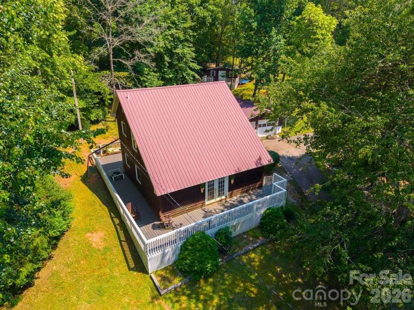 26 Cowee Woods Court, Franklin, NC 28734.  MLS# CAR4402886, YatesRealty ID 38236. 