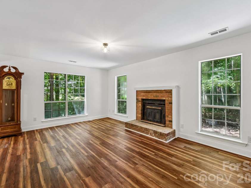 103 Worden Court, Huntersville, NC 28078.  MLS# CAR4404875, YatesRealty ID 38237. 