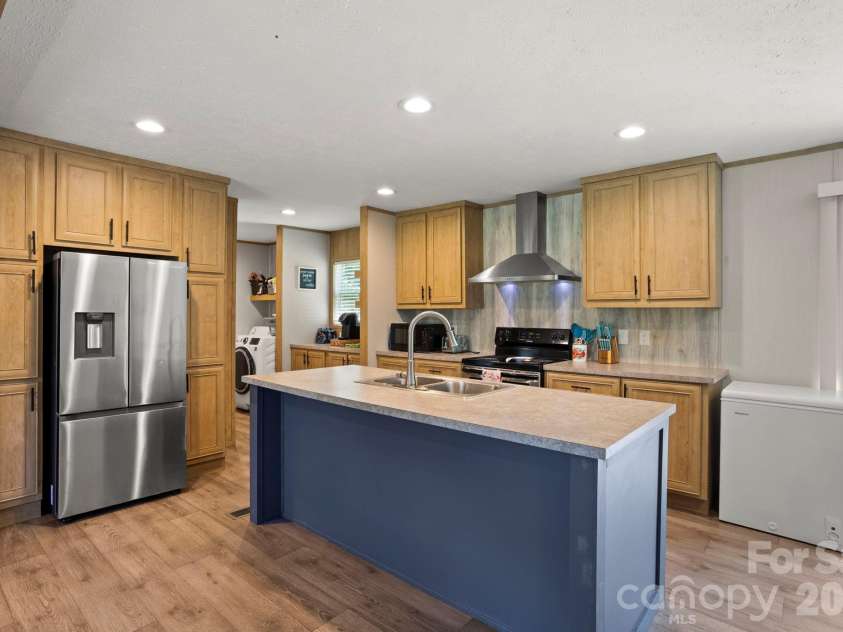 18 Moss Lane, Hendersonville, NC 28792.  MLS# CAR4405486, YatesRealty ID 38239. 