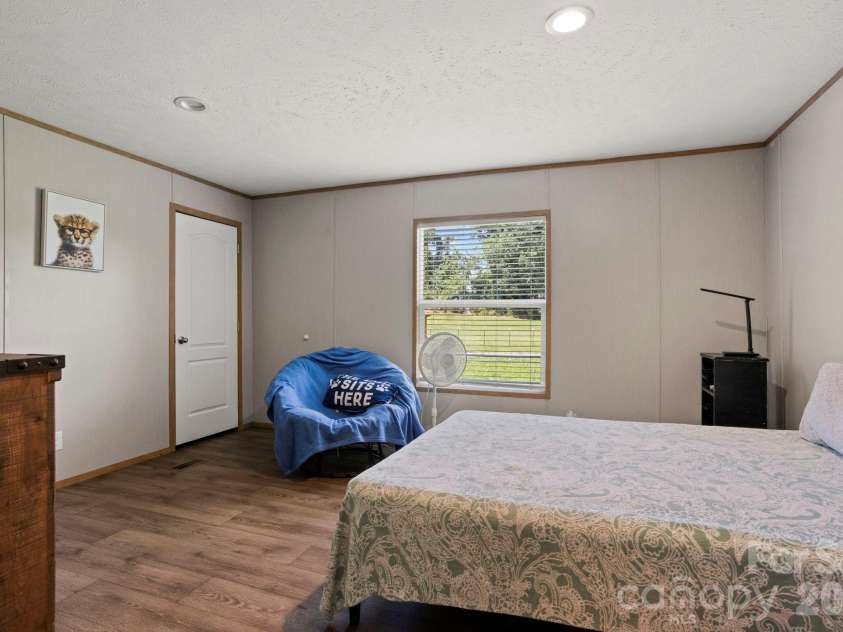 18 Moss Lane, Hendersonville, NC 28792.  MLS# CAR4405486, YatesRealty ID 38239. 