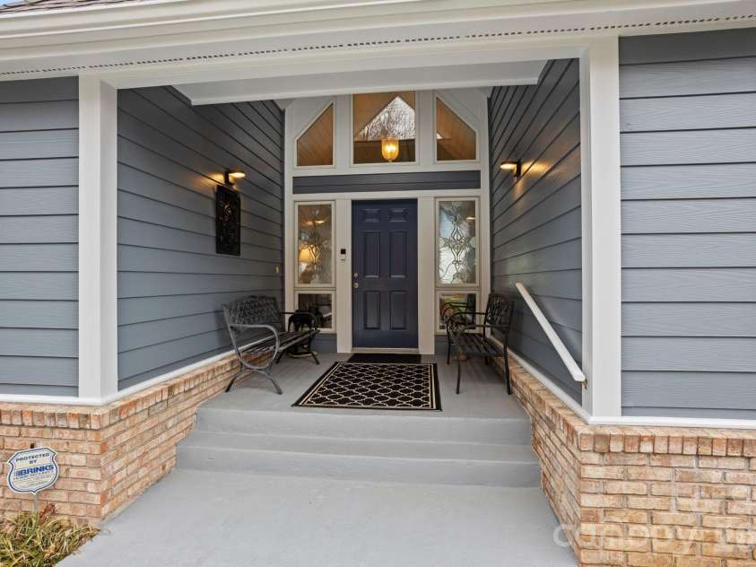 330 Dawnbrook Drive, Flat Rock, NC 28731.  MLS# CAR4355214, YatesRealty ID 3824. 