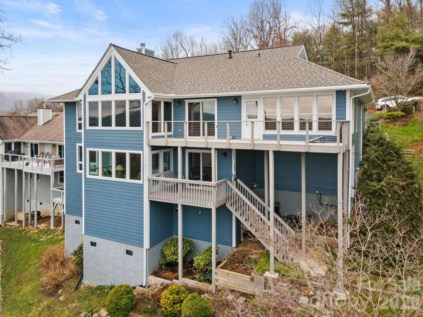 330 Dawnbrook Drive, Flat Rock, NC 28731.  MLS# CAR4355214, YatesRealty ID 3824. 