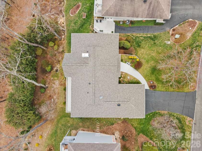 330 Dawnbrook Drive, Flat Rock, NC 28731.  MLS# CAR4355214, YatesRealty ID 3824. 