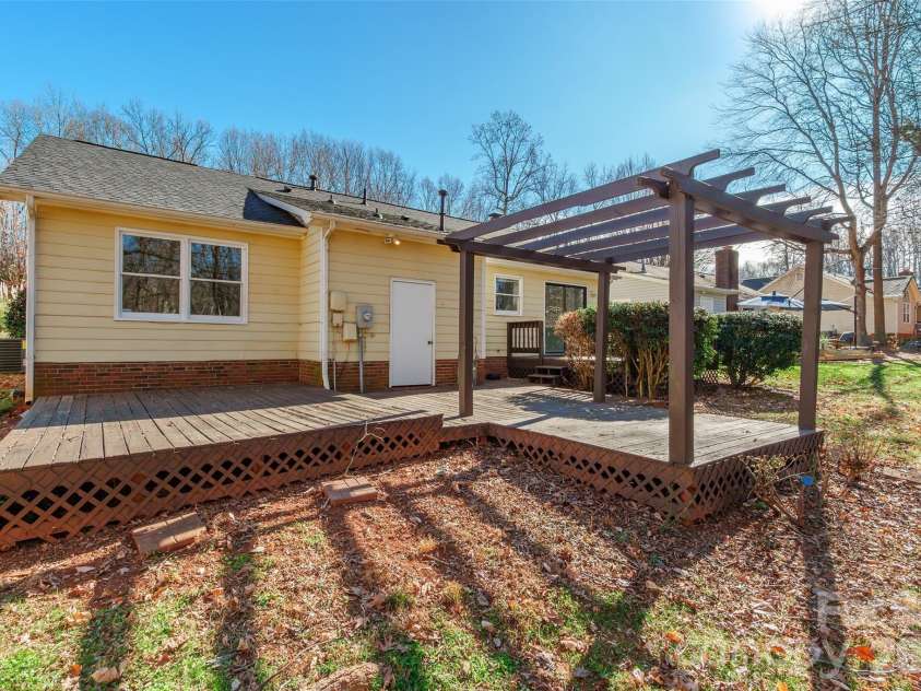 7225 McTeal Place, Charlotte, NC 28262.  MLS# CAR4334886, YatesRealty ID 3824. 