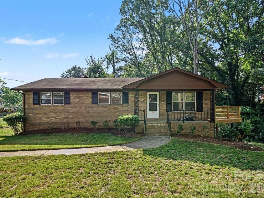 777 Springdale Lane, Gastonia, NC 28052.  MLS# CAR4405447, YatesRealty ID 38240. 