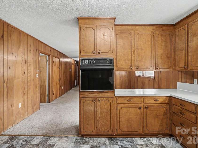 777 Springdale Lane, Gastonia, NC 28052.  MLS# CAR4405447, YatesRealty ID 38240. 