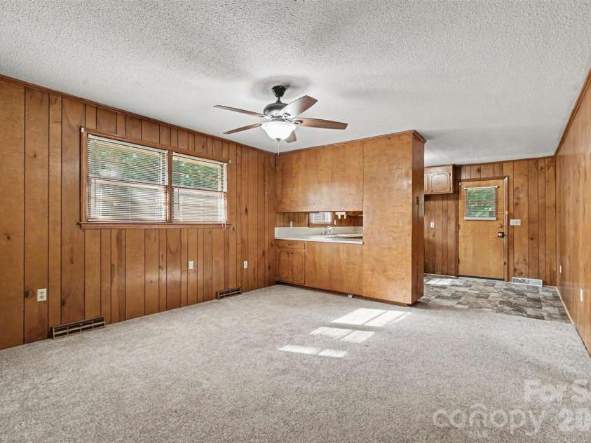 777 Springdale Lane, Gastonia, NC 28052.  MLS# CAR4405447, YatesRealty ID 38240. 