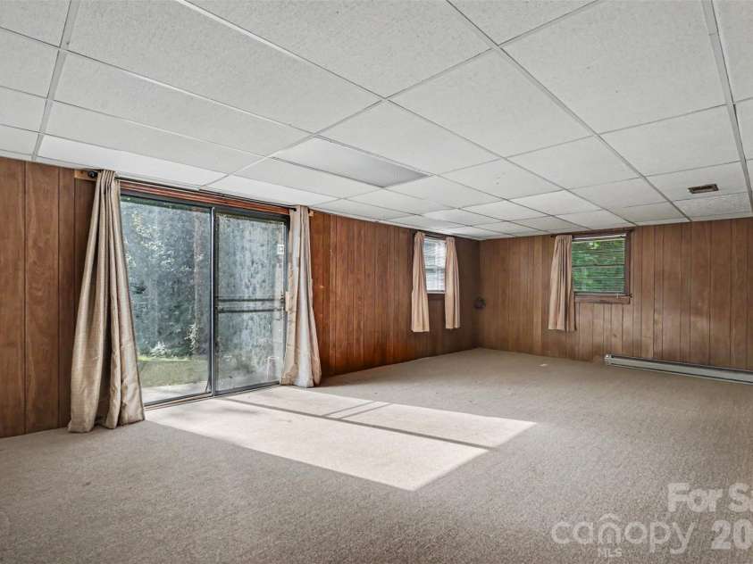 777 Springdale Lane, Gastonia, NC 28052.  MLS# CAR4405447, YatesRealty ID 38240. 