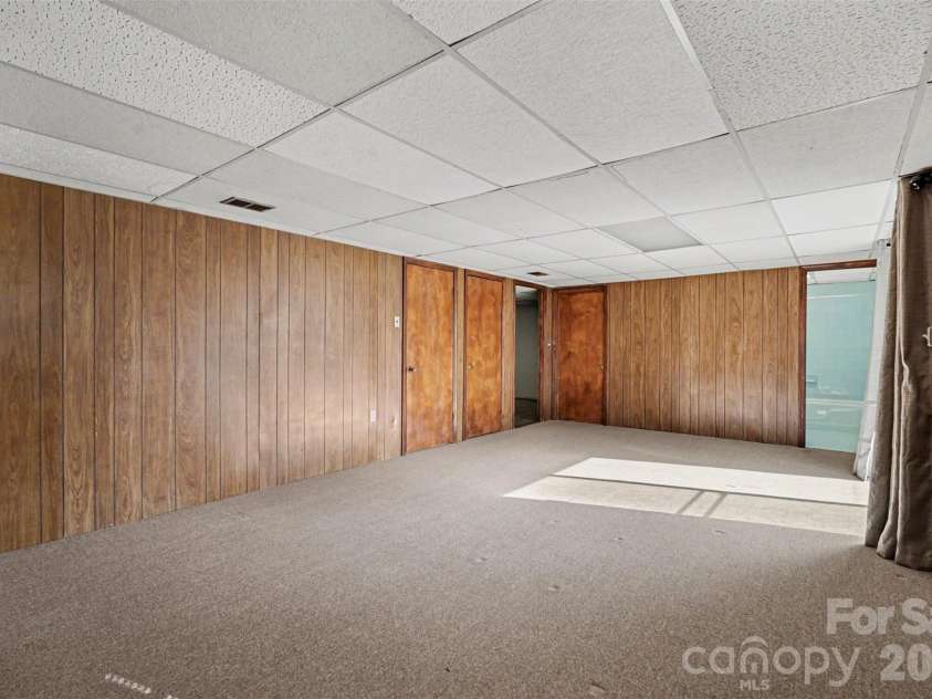 777 Springdale Lane, Gastonia, NC 28052.  MLS# CAR4405447, YatesRealty ID 38240. 
