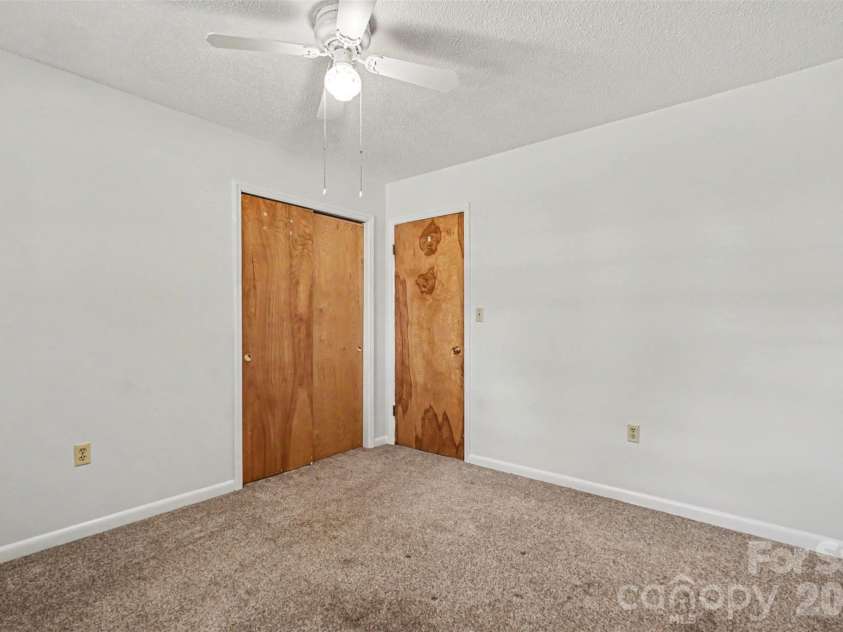 777 Springdale Lane, Gastonia, NC 28052.  MLS# CAR4405447, YatesRealty ID 38240. 