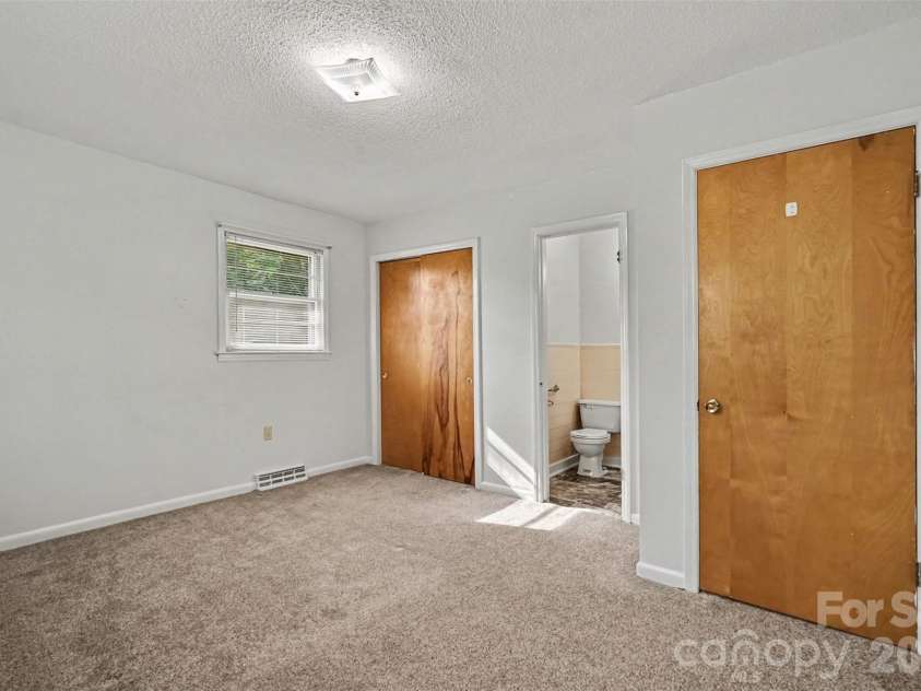 777 Springdale Lane, Gastonia, NC 28052.  MLS# CAR4405447, YatesRealty ID 38240. 