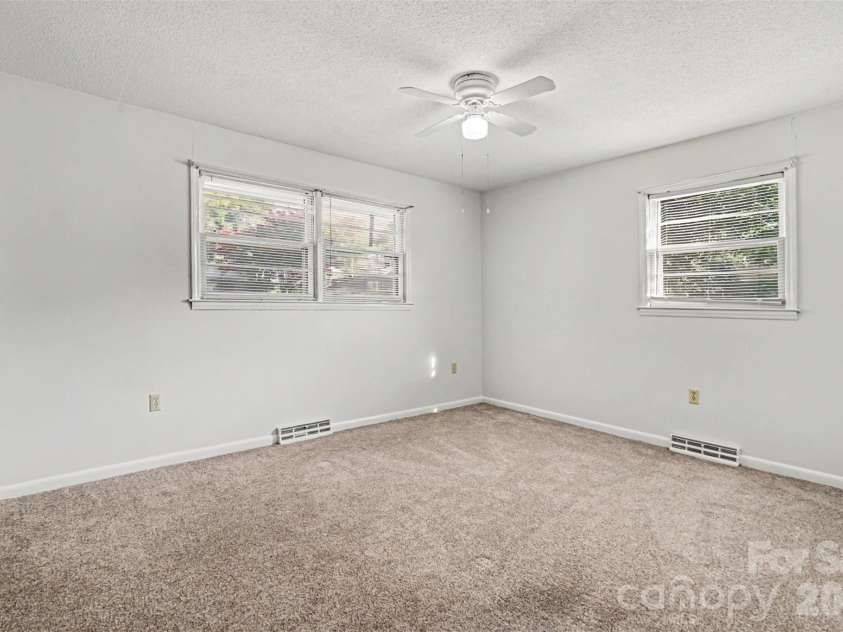 777 Springdale Lane, Gastonia, NC 28052.  MLS# CAR4405447, YatesRealty ID 38240. 