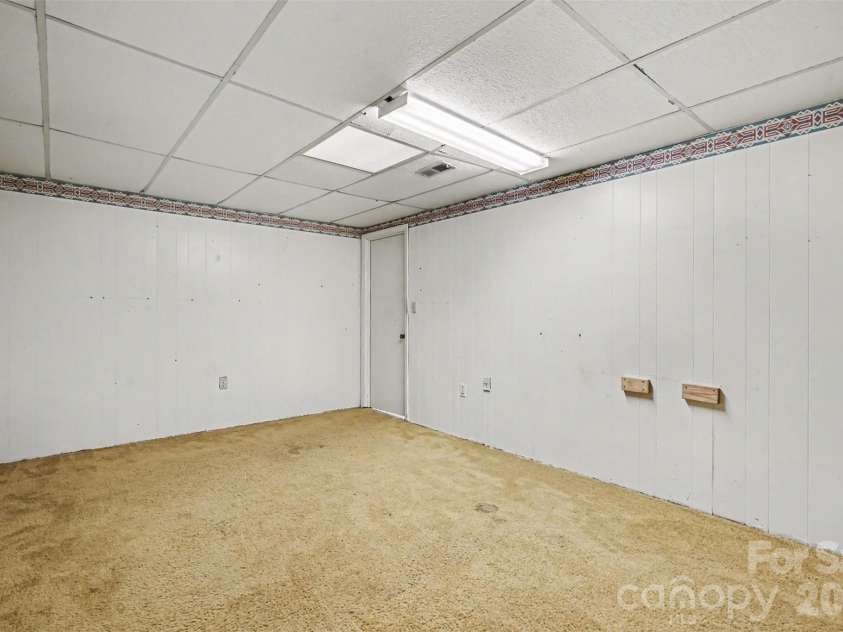 777 Springdale Lane, Gastonia, NC 28052.  MLS# CAR4405447, YatesRealty ID 38240. 