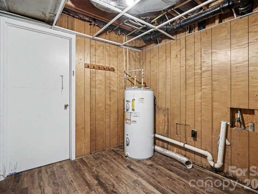 777 Springdale Lane, Gastonia, NC 28052.  MLS# CAR4405447, YatesRealty ID 38240. 
