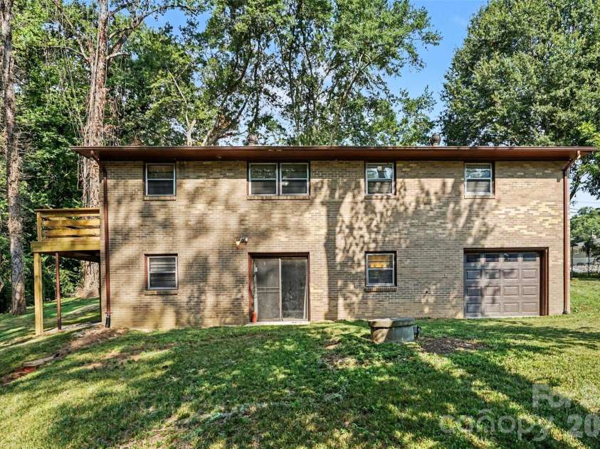 777 Springdale Lane, Gastonia, NC 28052.  MLS# CAR4405447, YatesRealty ID 38240. 