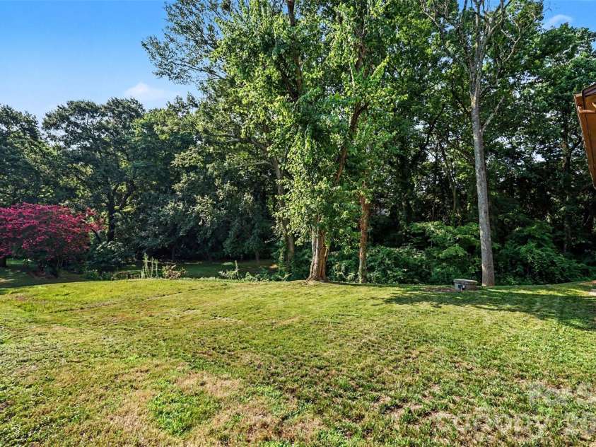 777 Springdale Lane, Gastonia, NC 28052.  MLS# CAR4405447, YatesRealty ID 38240. 