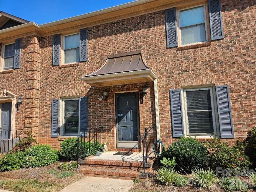 221 Pointe Circle, Rock Hill, SC 29732.  MLS# CAR4405046, YatesRealty ID 38243. 