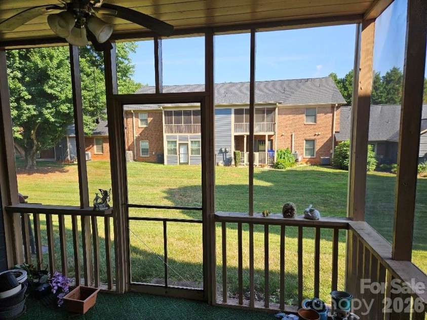 221 Pointe Circle, Rock Hill, SC 29732.  MLS# CAR4405046, YatesRealty ID 38243. 