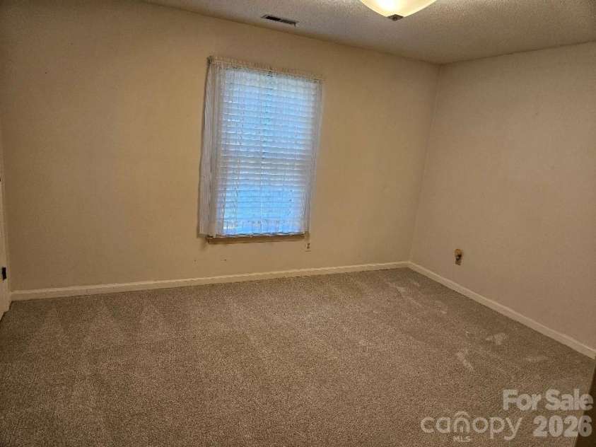 221 Pointe Circle, Rock Hill, SC 29732.  MLS# CAR4405046, YatesRealty ID 38243. 