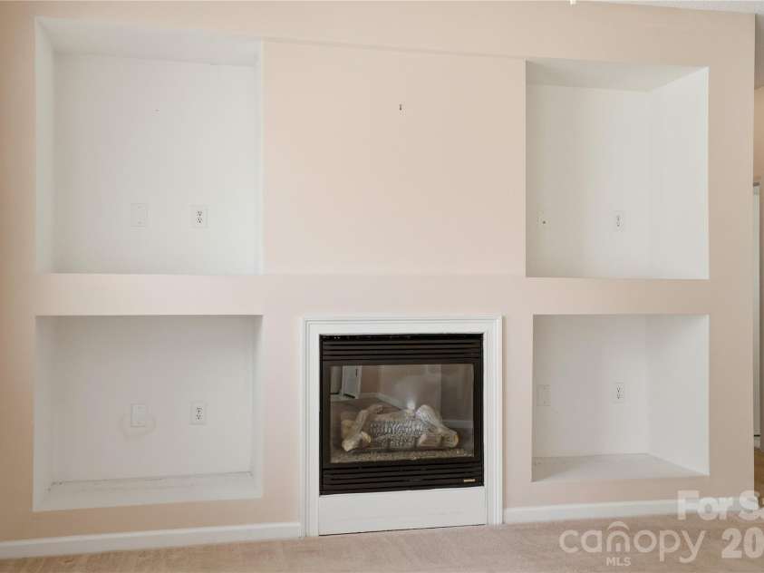 9035 Meadowmont View Drive, Charlotte, NC 28269.  MLS# CAR4402729, YatesRealty ID 38244. 