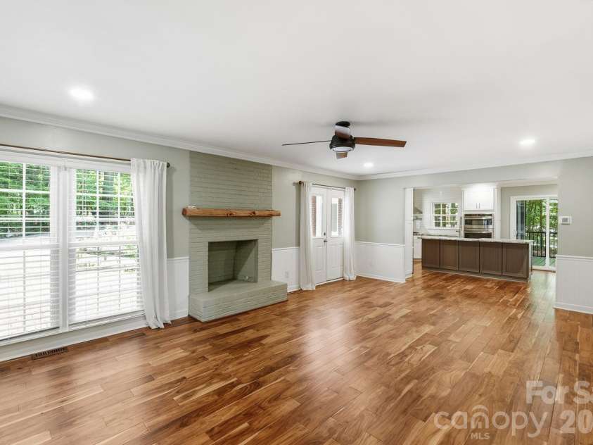 9475 Man O War Road, Fort Mill, SC 29707.  MLS# CAR4402394, YatesRealty ID 38245. 
