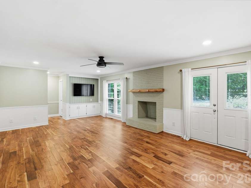 9475 Man O War Road, Fort Mill, SC 29707.  MLS# CAR4402394, YatesRealty ID 38245. 