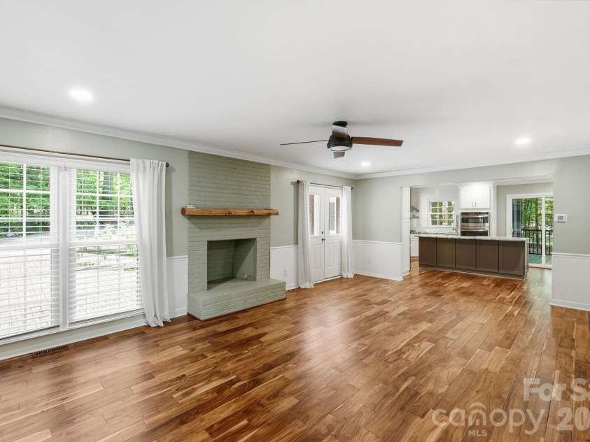 9475 Man O War Road, Fort Mill, SC 29707.  MLS# CAR4402394, YatesRealty ID 38245. 