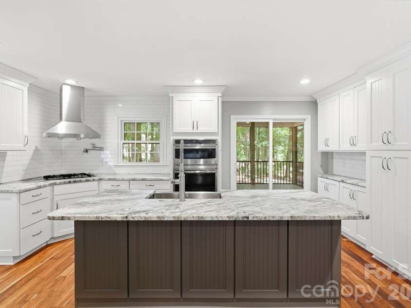 9475 Man O War Road, Fort Mill, SC 29707.  MLS# CAR4402394, YatesRealty ID 38245. 