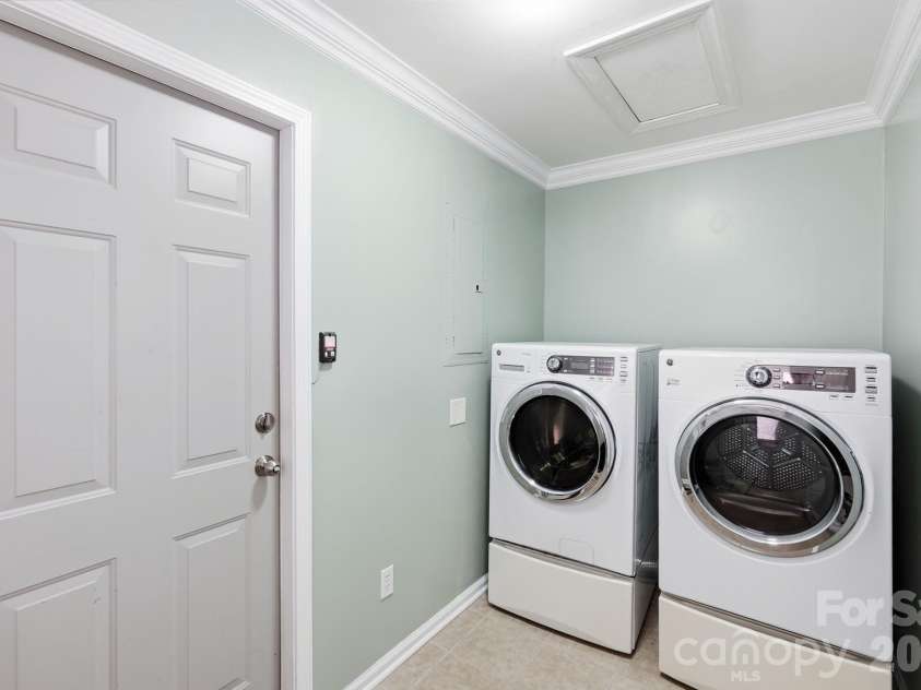 9475 Man O War Road, Fort Mill, SC 29707.  MLS# CAR4402394, YatesRealty ID 38245. 