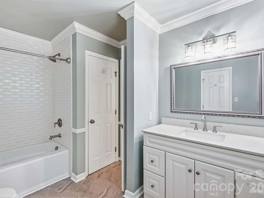 9475 Man O War Road, Fort Mill, SC 29707.  MLS# CAR4402394, YatesRealty ID 38245. 
