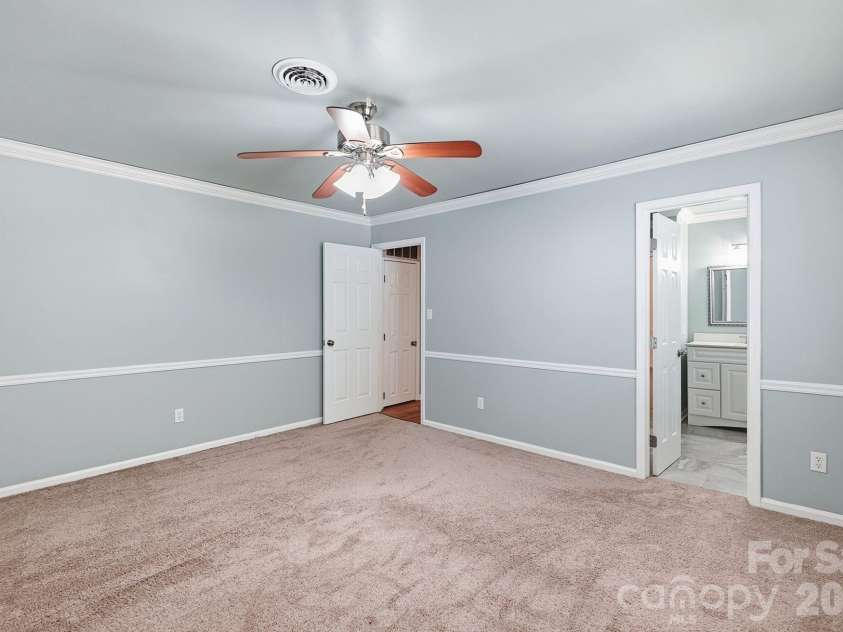 9475 Man O War Road, Fort Mill, SC 29707.  MLS# CAR4402394, YatesRealty ID 38245. 