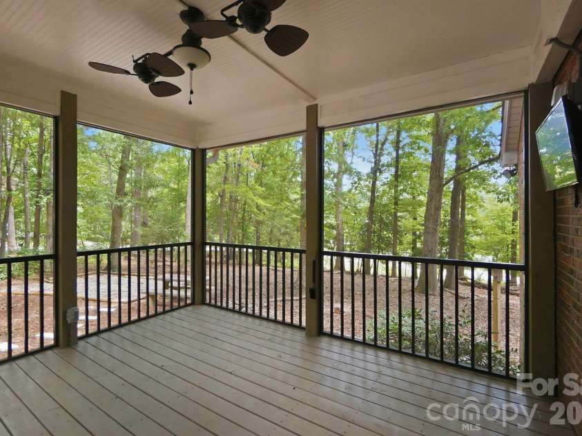 9475 Man O War Road, Fort Mill, SC 29707.  MLS# CAR4402394, YatesRealty ID 38245. 